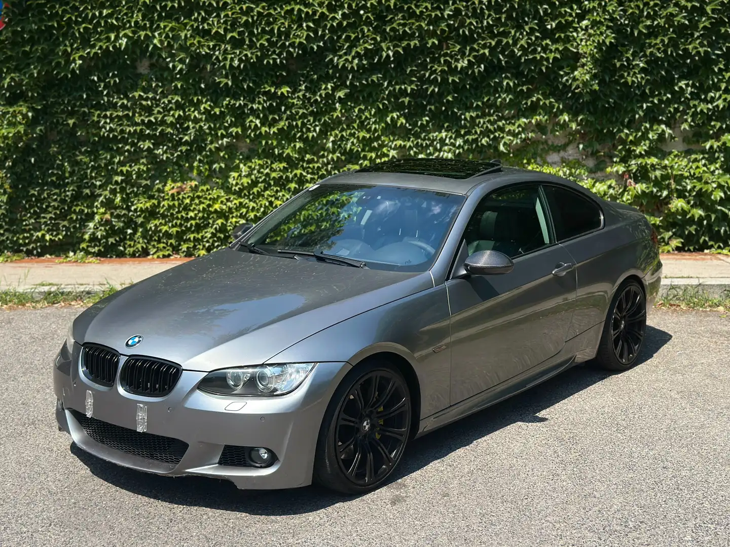 BMW 335 Coupe N54 M-Paket *SZH* *HIFI* *SCHIEBEDACH* Grijs - 1