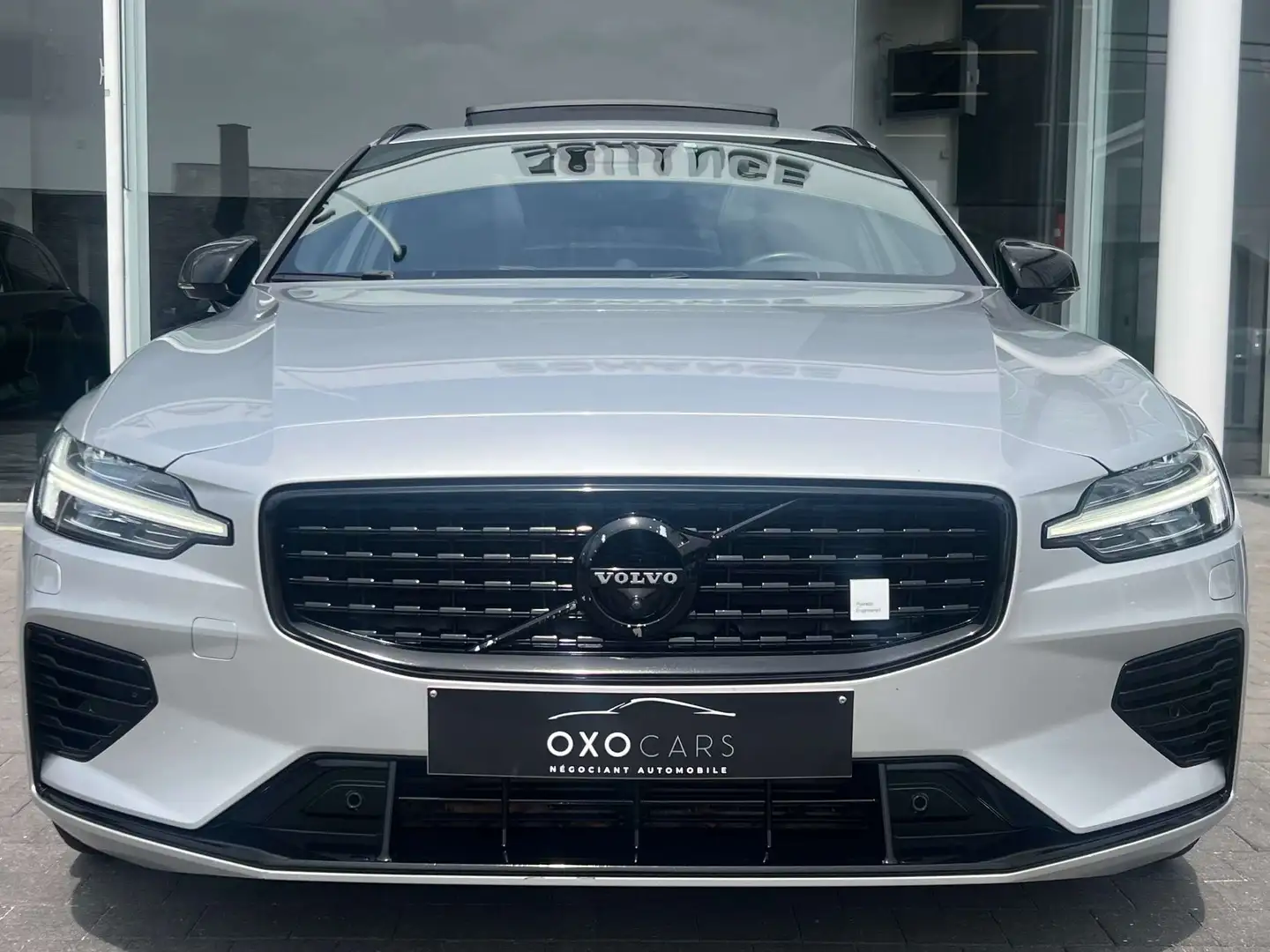 Volvo V60 2.0T8 AWD/ POLESTAR ENGINEERED/ PHEV/ FULL OPTIONS Gris - 2