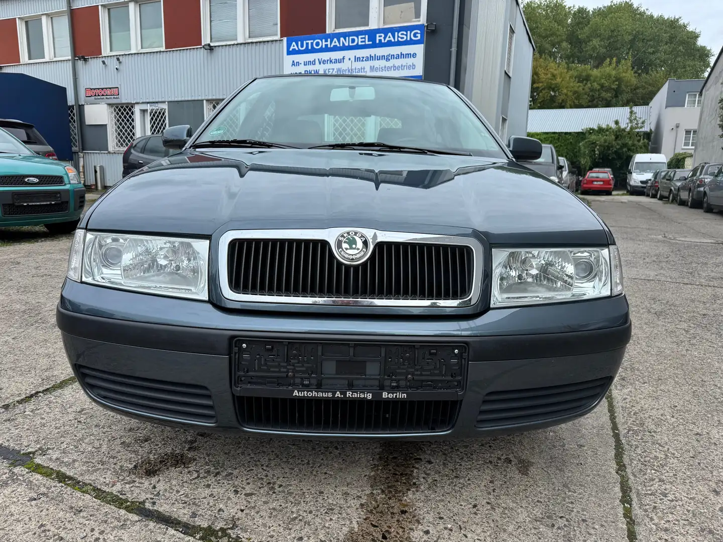Skoda Octavia Octavia 1.6 Ambiente Blau - 2