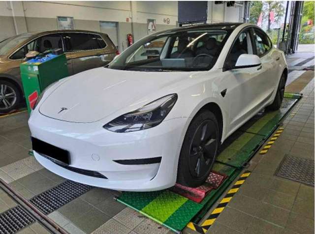 Imagine Tesla Model 3 Autopilot*LED*Wärmepumpe*Leder*Pano*ACC