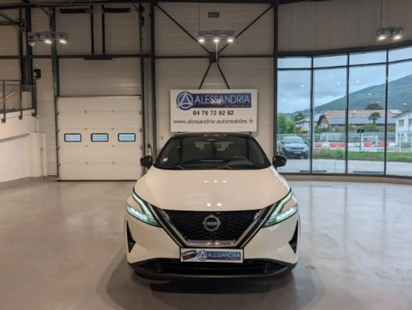 Nissan Qashqai 1.3 MILD HYBRID 158CH TEKNA XTRONIC Weiß - 2