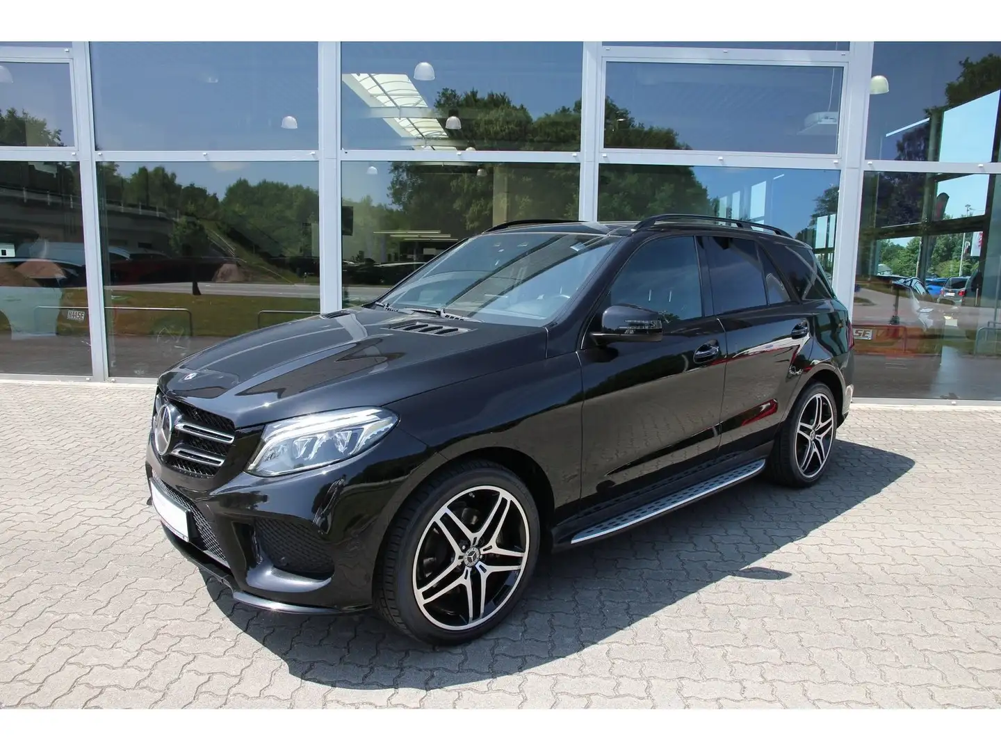 Mercedes-Benz GLE 350 d AMG Line 4Matic GSD Harman-Kardon AHK Schwarz - 1