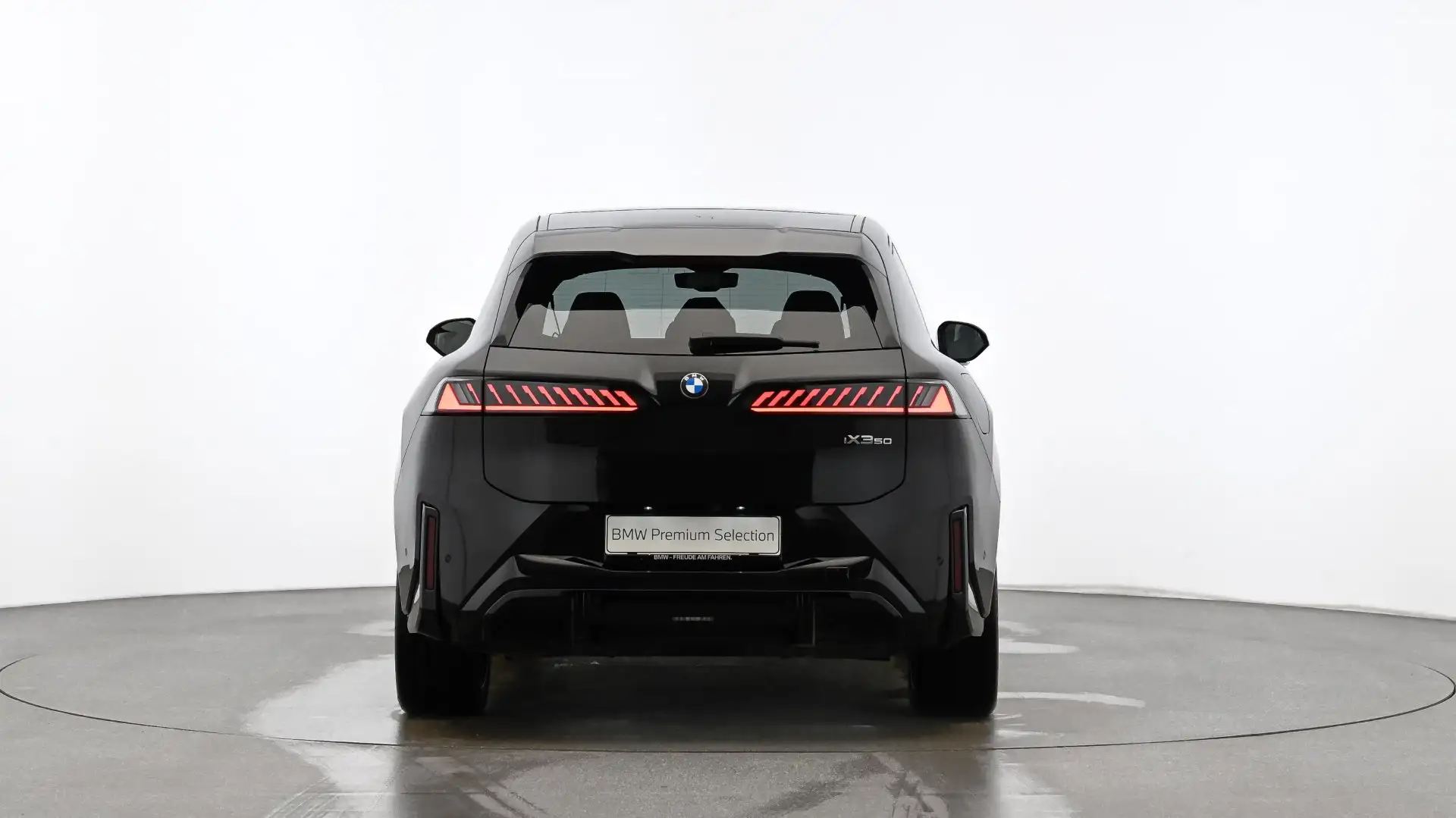 BMW iX3 50 xDrive Schwarz - 2