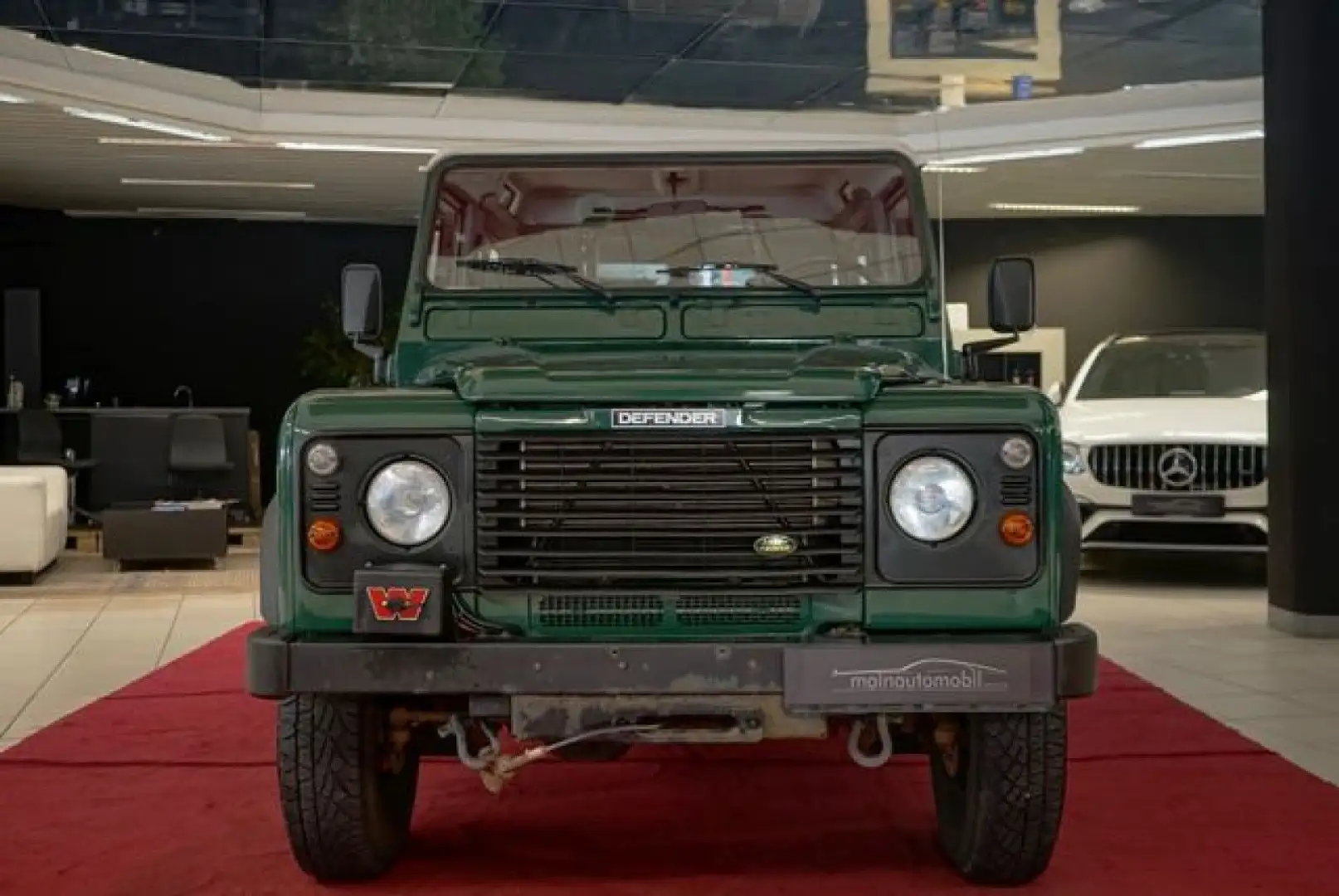 Land Rover Defender TD90 kurz 6-Sitzer Seilwinde 8-fach Zelená - 1