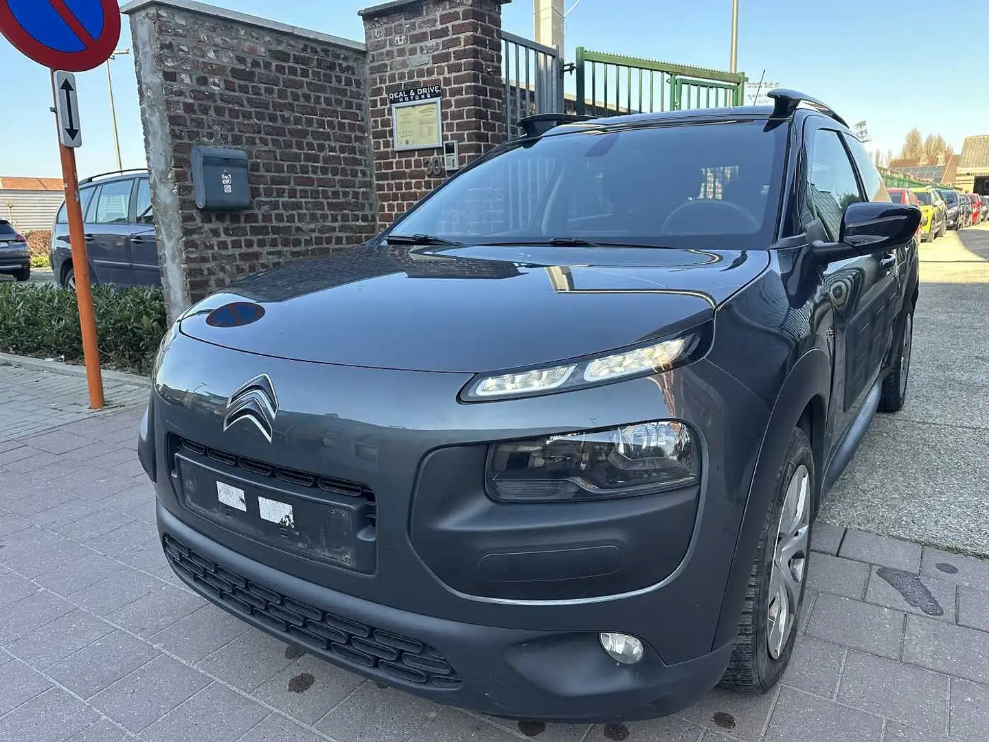 Citroen C4 Cactus 1.2I  MET 90DKM HANDELAARS & EXPORT Gris - 1