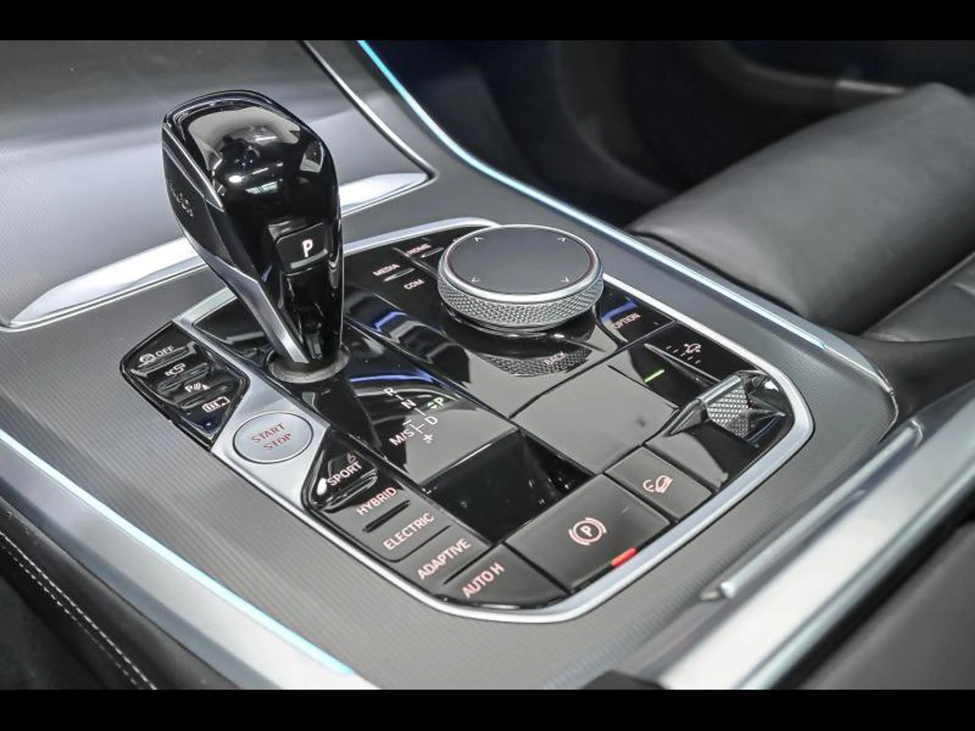 BMW X5 xDrive 45e - M Pack — photo 11