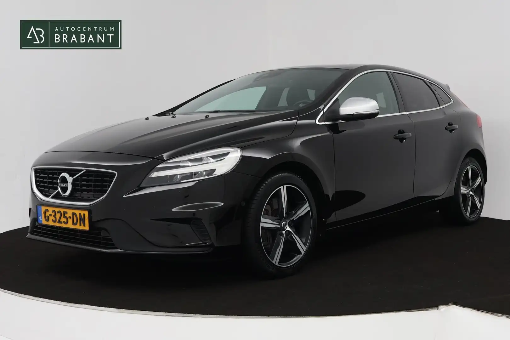 Volvo V40 1.5 T3 Polar+ Sport (PANORAMADAK, CAMERA, NAVIGATI Zwart - 1