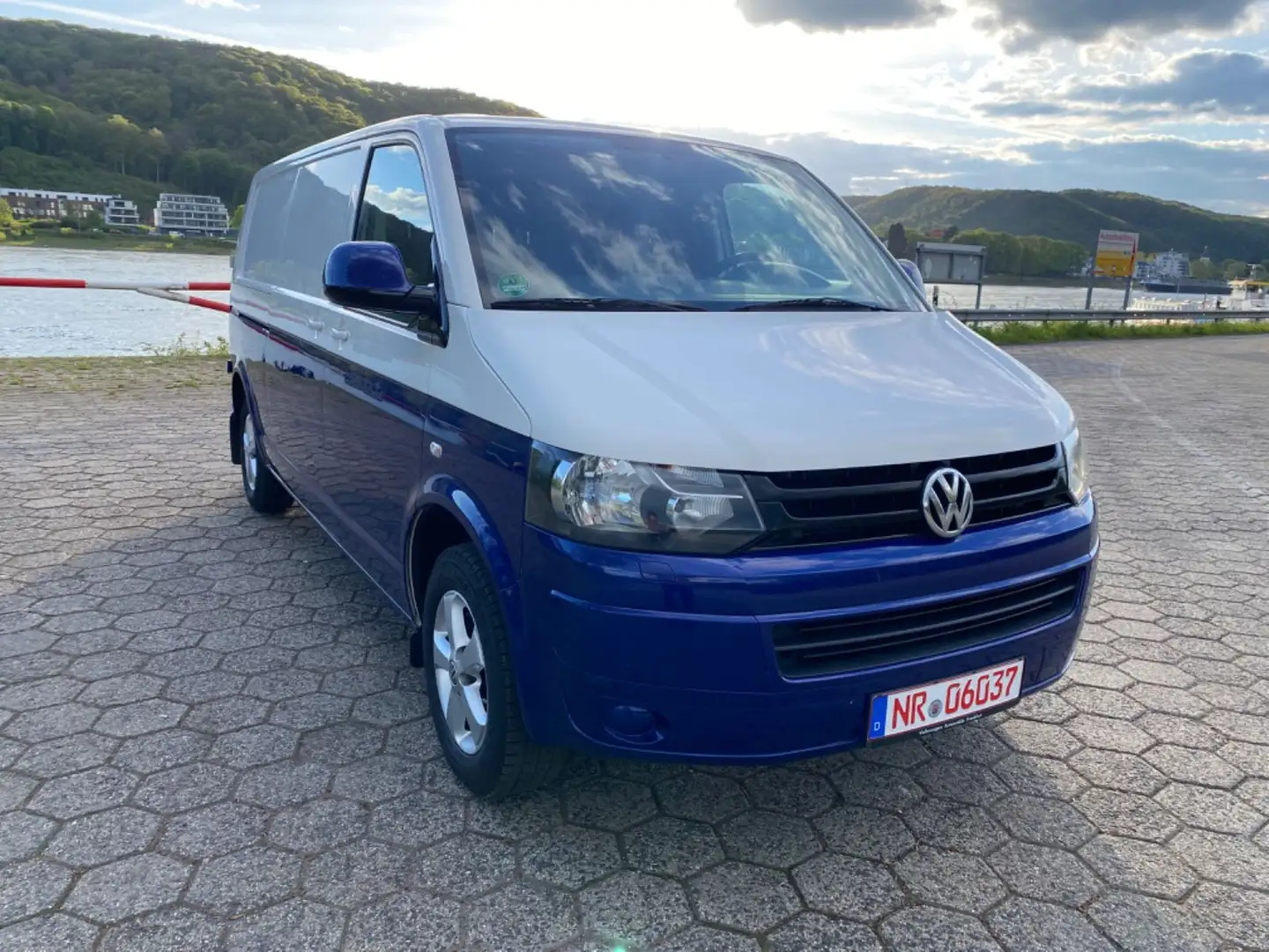 Volkswagen T5 Transporter Kasten-Kombi Kasten lang Weiß - 1