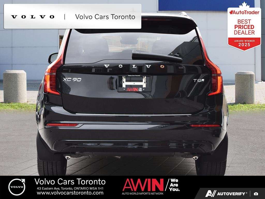 2026 Volvo XC90 T8 AWD PLUS DARK 7-SEAT | VOLVO CARS TORONTO alt 5