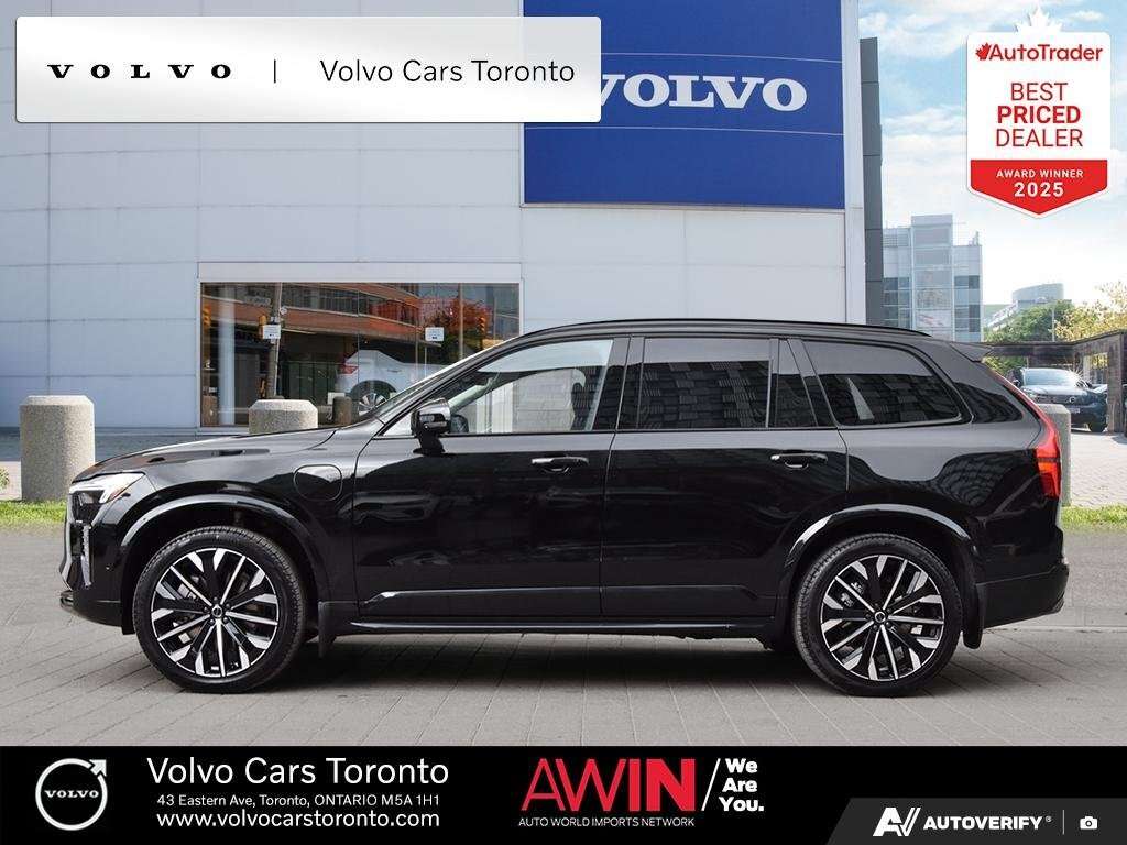 2026 Volvo XC90 T8 AWD PLUS DARK 7-SEAT | VOLVO CARS TORONTO alt 3