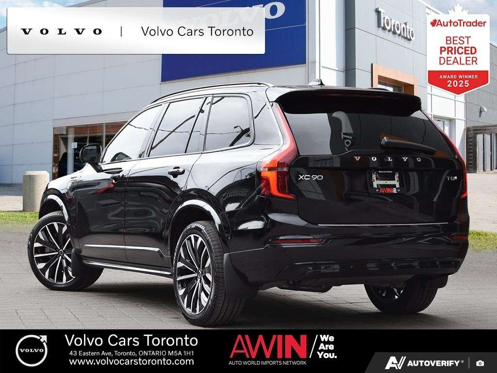 2026 Volvo XC90 T8 AWD PLUS DARK 7-SEAT | VOLVO CARS TORONTO alt 4