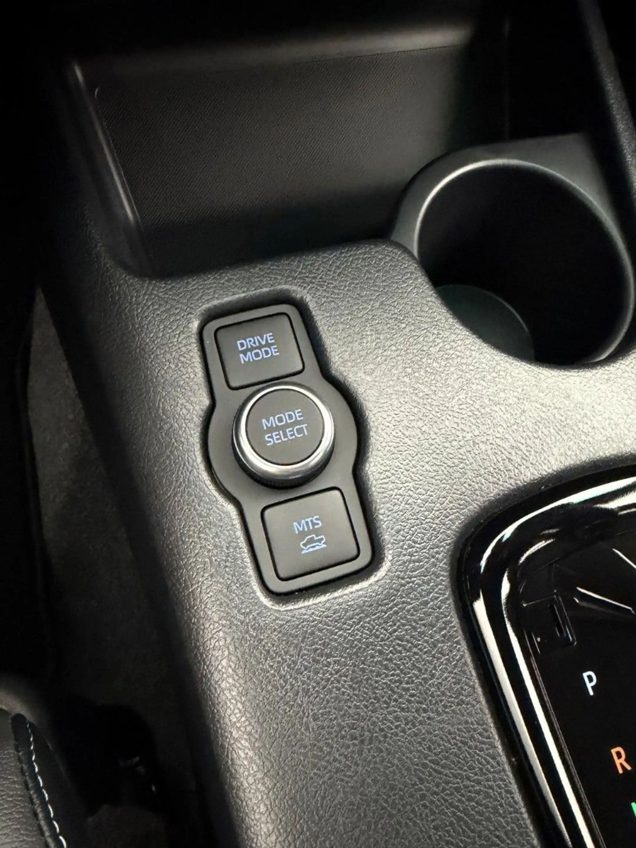 Toyota Hilux 2.8 D4-D Invincible Mild HYBRID°AHK°Wanne — photo 13