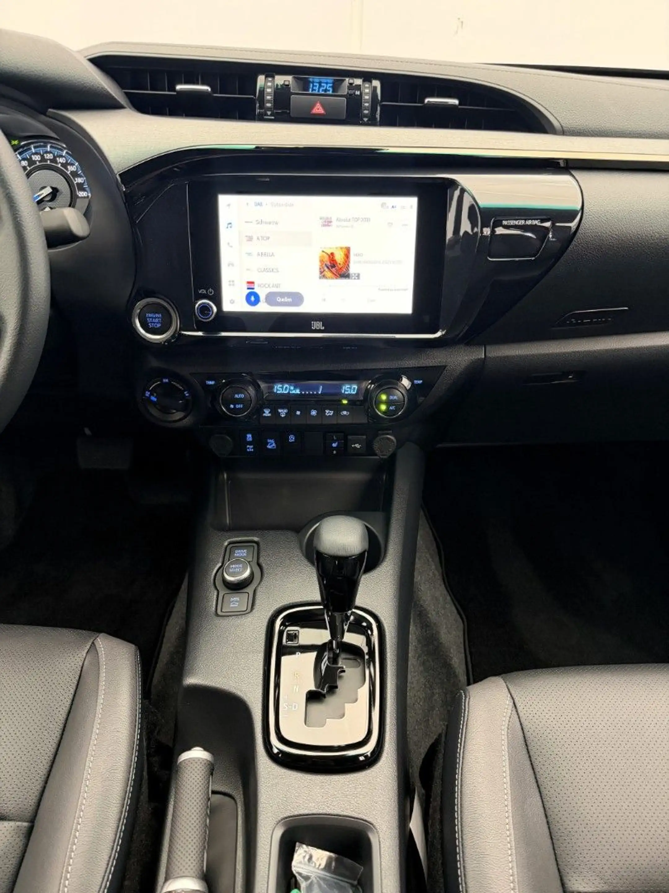 Toyota Hilux 2.8 D4-D Invincible Mild HYBRID°AHK°Wanne — photo 12