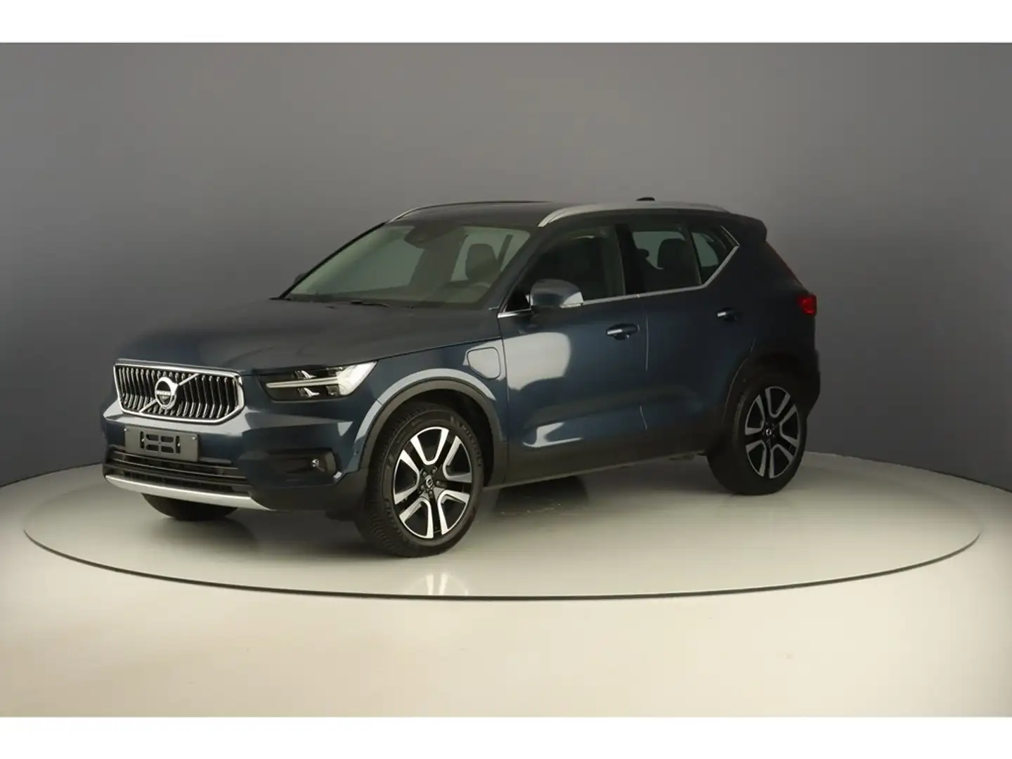 Volvo XC40 1.5T4 Recharge 211PK Inscription Blauw - 1