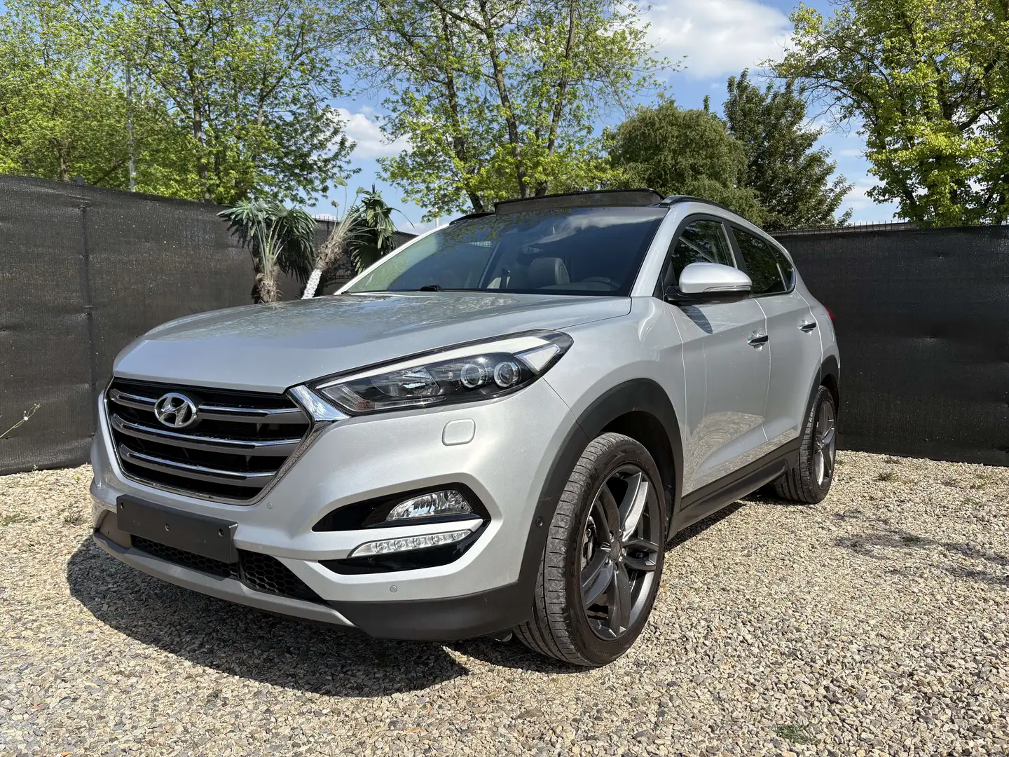 Hyundai TUCSON 1.7 CRDi 2WD  1e PROP - FULL OPTS - Euro 6b Plateado - 2
