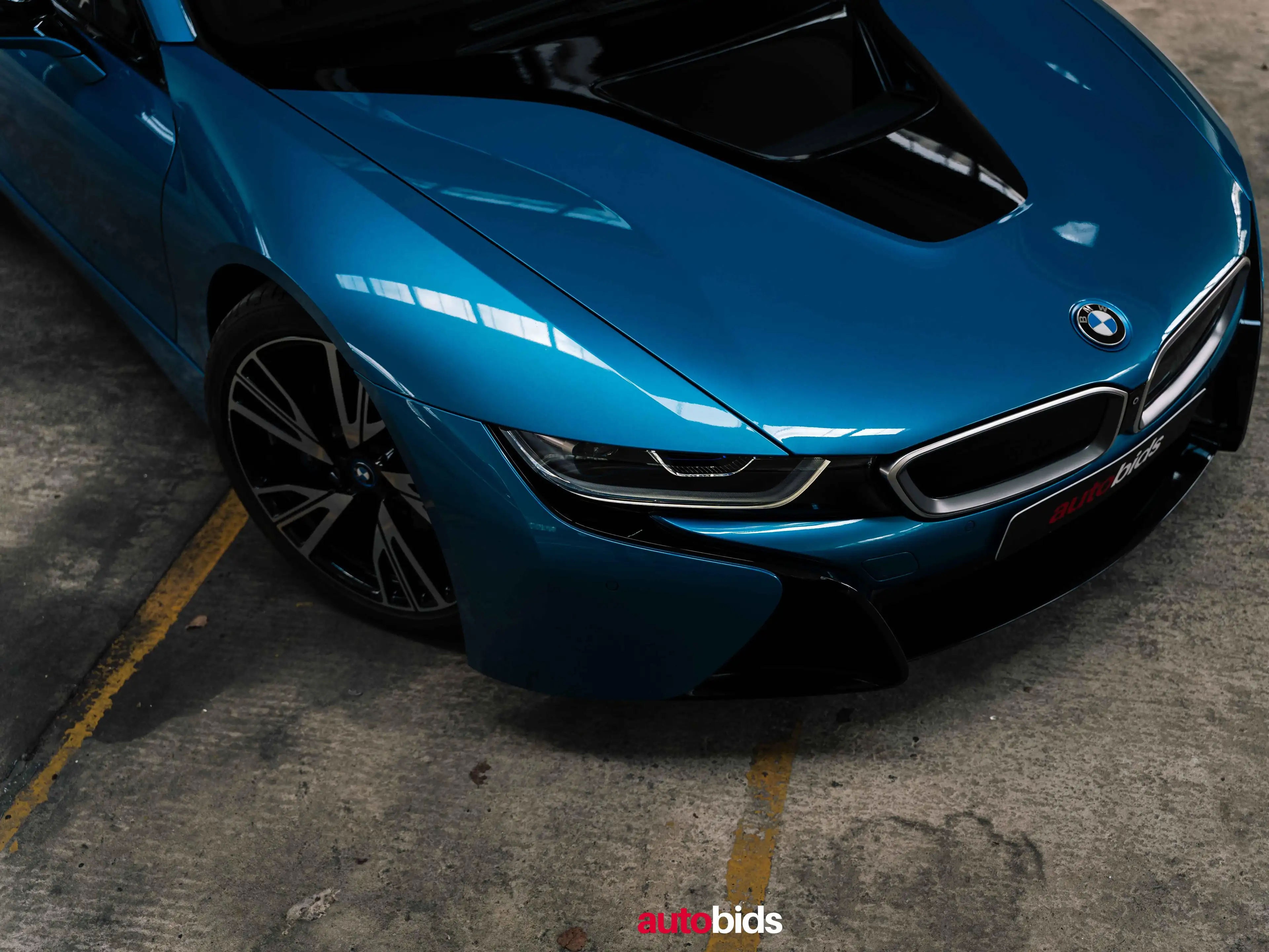 BMW i8 Pure impulse . Laser Lights . 1st owner — photo 4