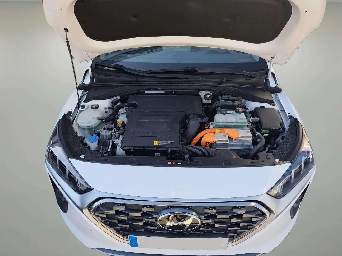 Hyundai IONIQ HEV 1.6 GDI Tecno Blanco - 2