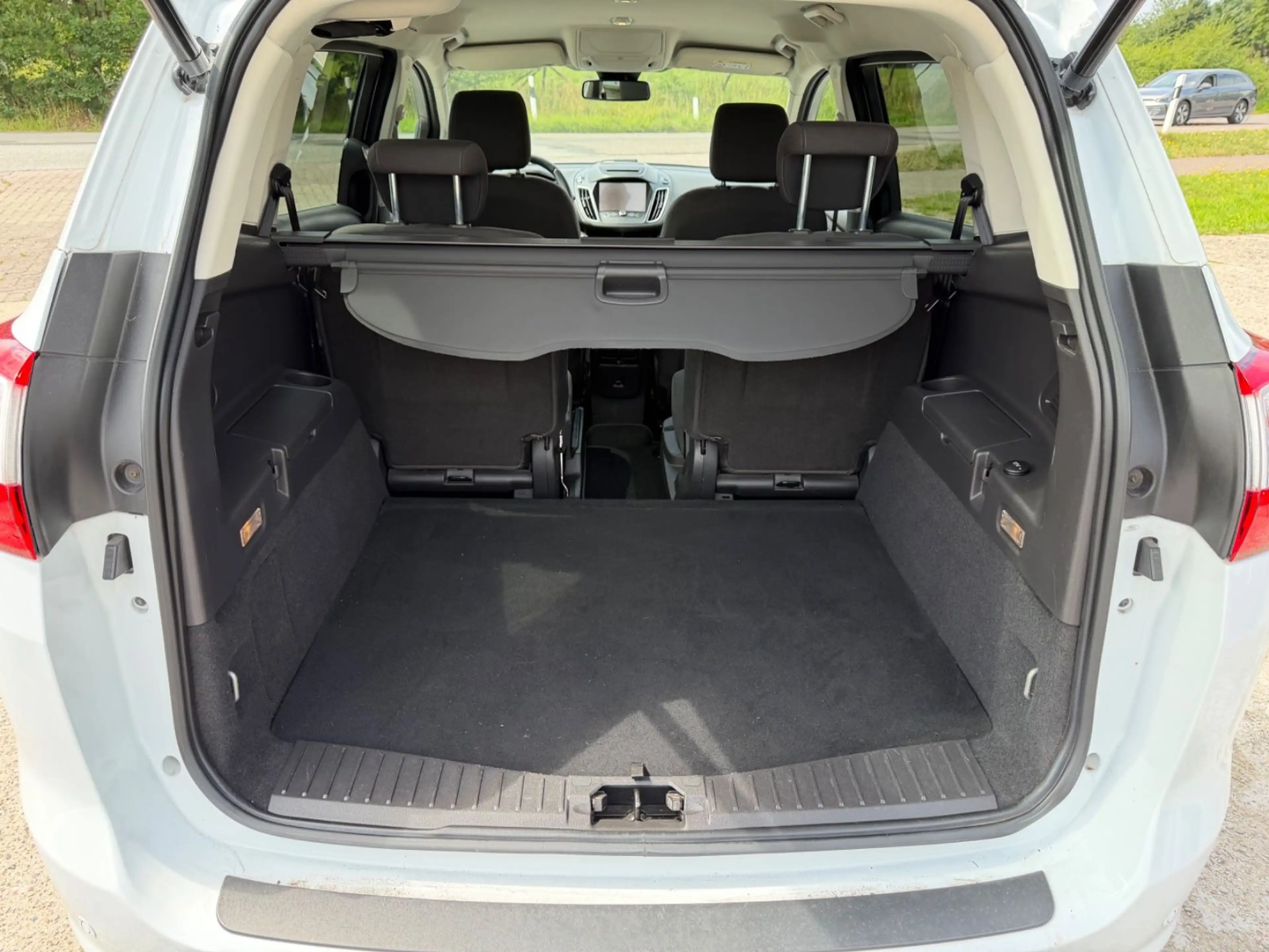 Ford Grand C-Max Grand C-MAX Titanium — photo 11