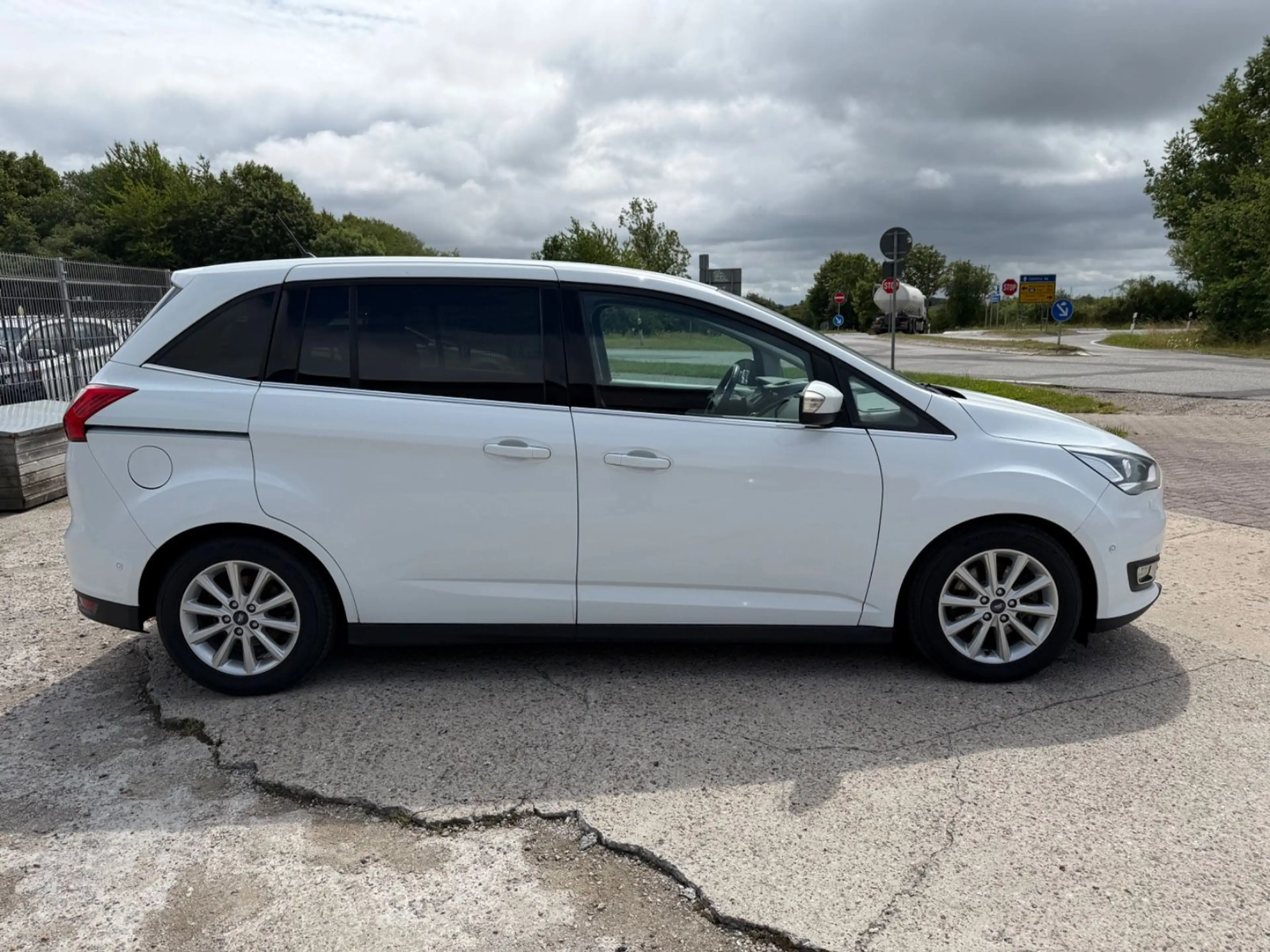 Ford Grand C-Max Grand C-MAX Titanium — photo 4
