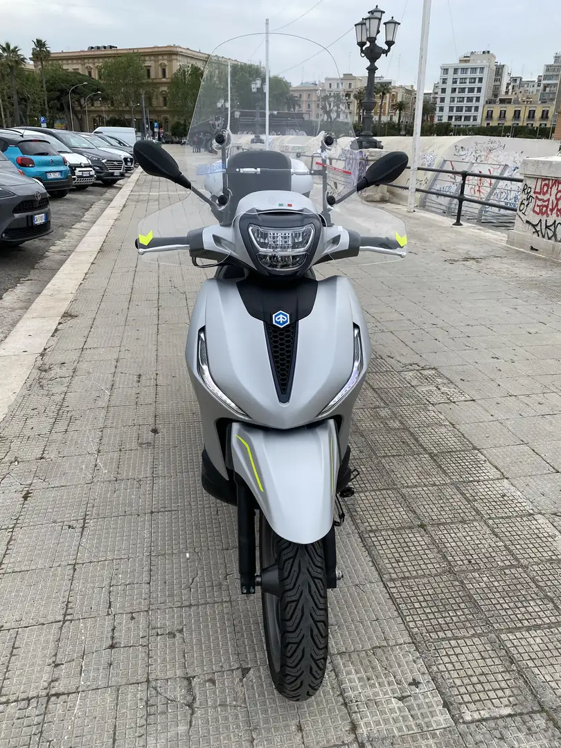 Piaggio Beverly 300 Piaggio Beverly 300 S - 2