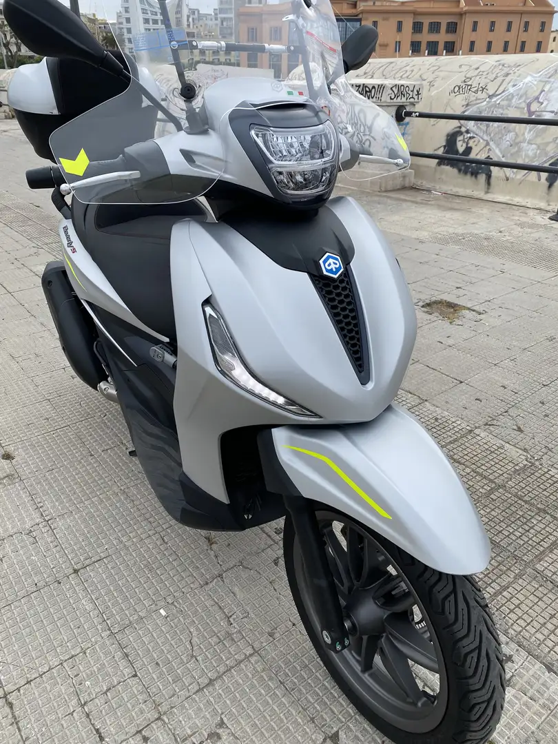 Piaggio Beverly 300 Piaggio Beverly 300 S - 1