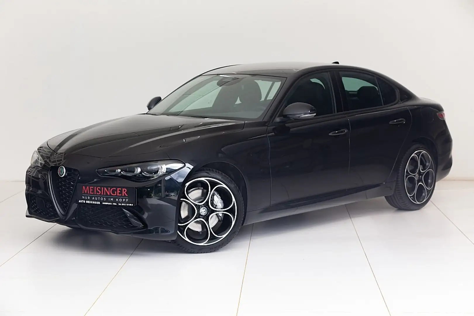 Alfa Romeo Giulia Veloce 2,0 16V 280 AT8 Q4 Schwarz - 1