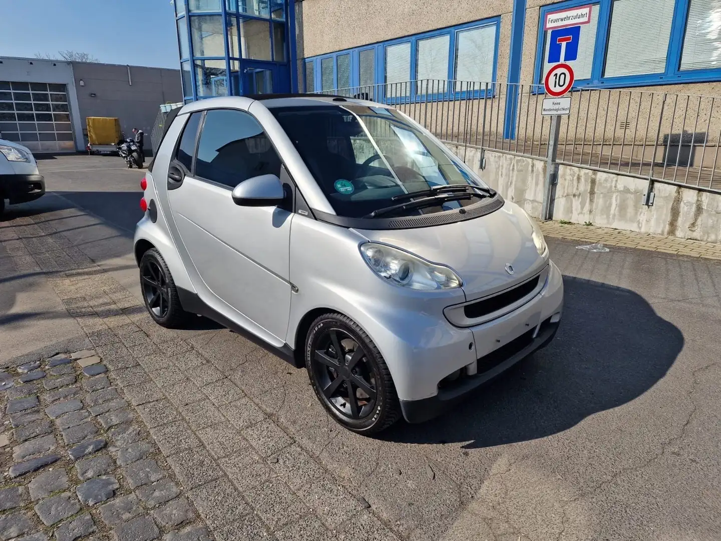 smart forTwo fortwo cabrio CDI  Automatik / Servo Plateado - 1