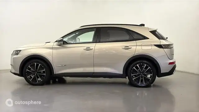 DS Automobiles DS 7 view 7