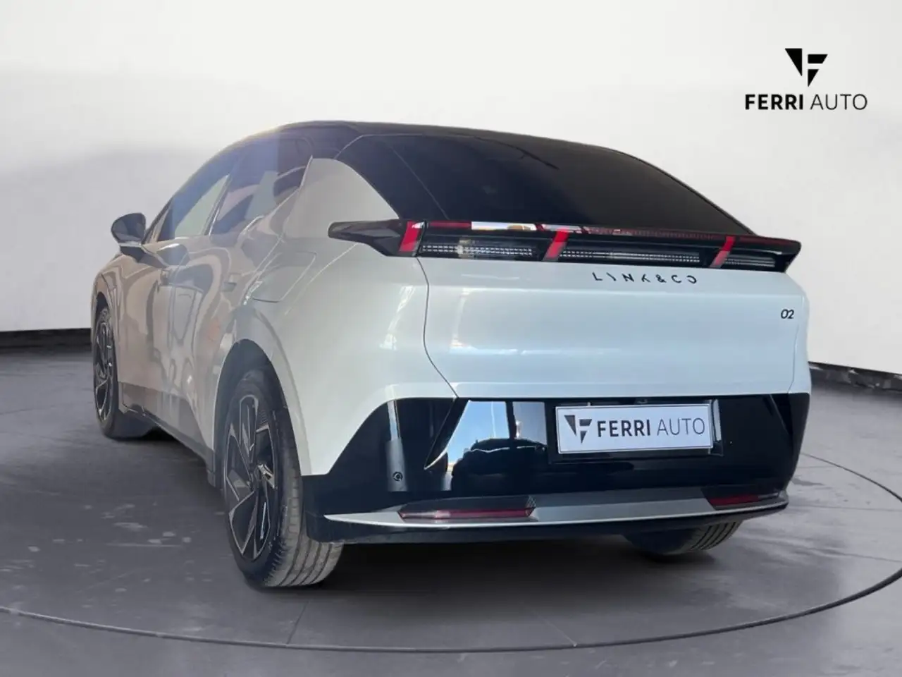 Lynk & Co 02