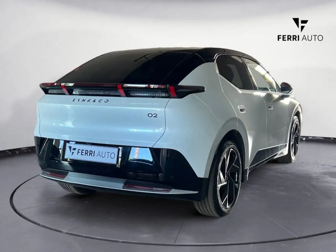 Lynk & Co 02