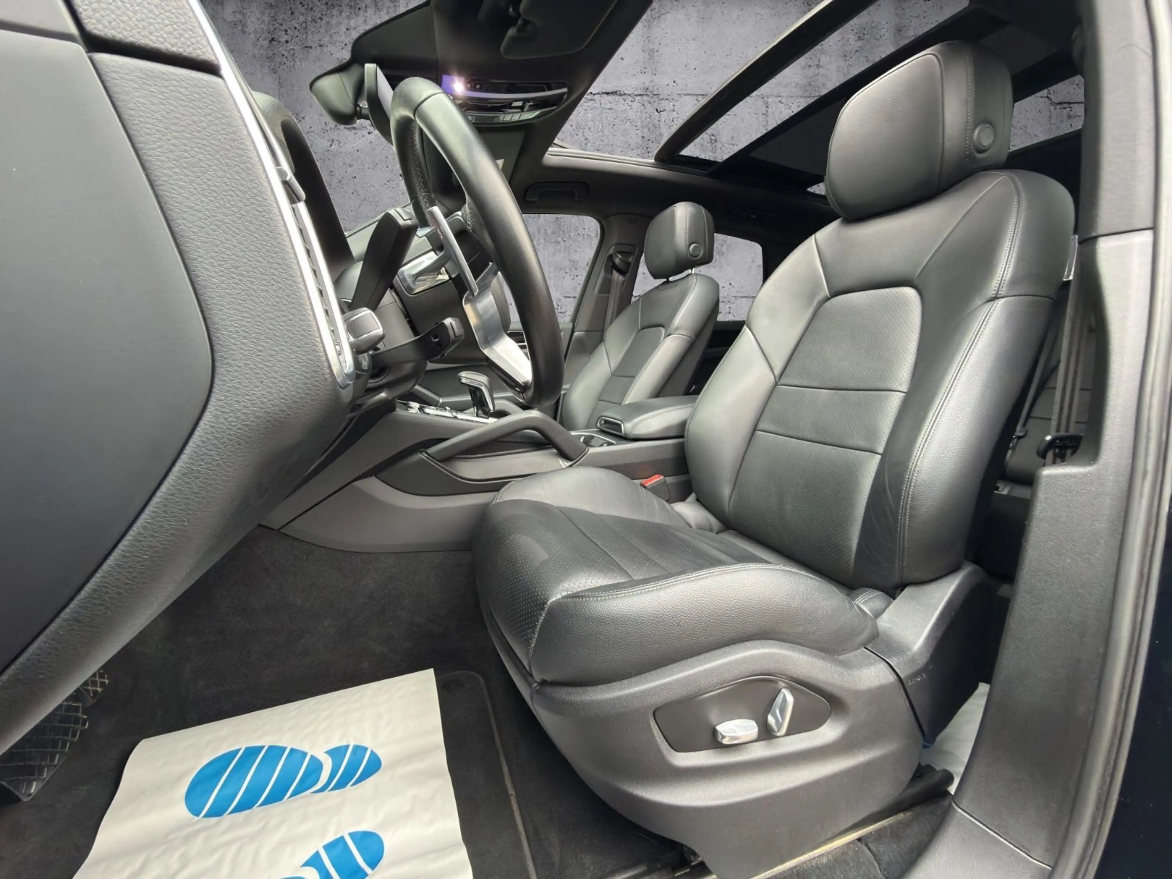 Porsche Cayenne E-Hybrid*PANO*AHK*APPLE*LED*CHRONO*LUFT — photo 12