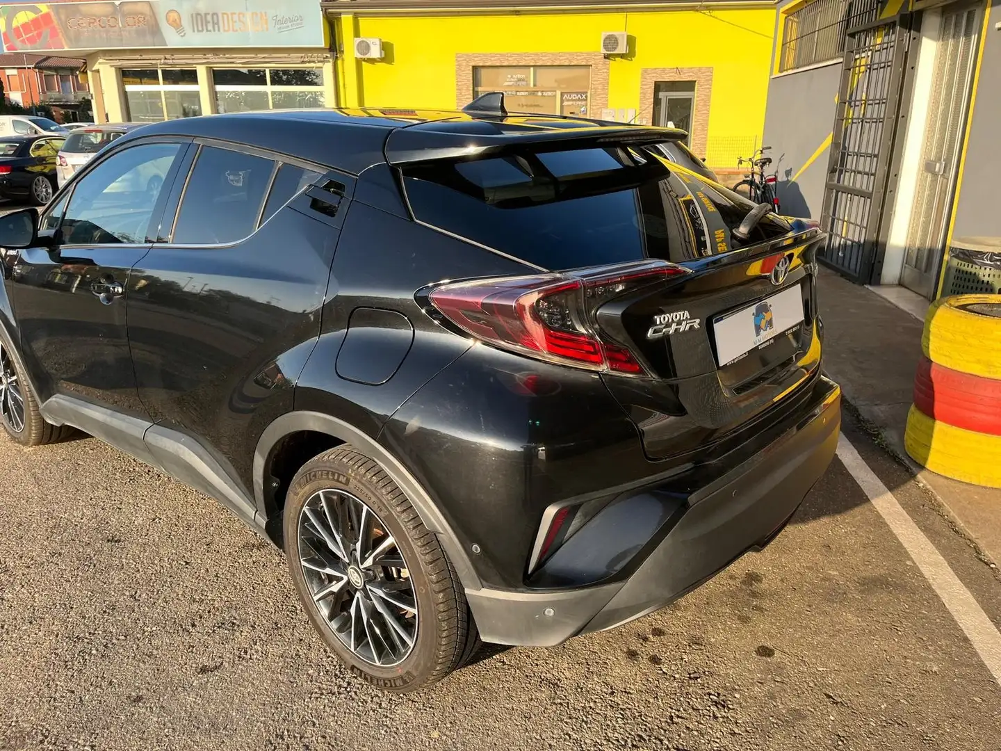 Toyota C-HR 1.8 Hybrid E-CVT Lounge Negru - 2