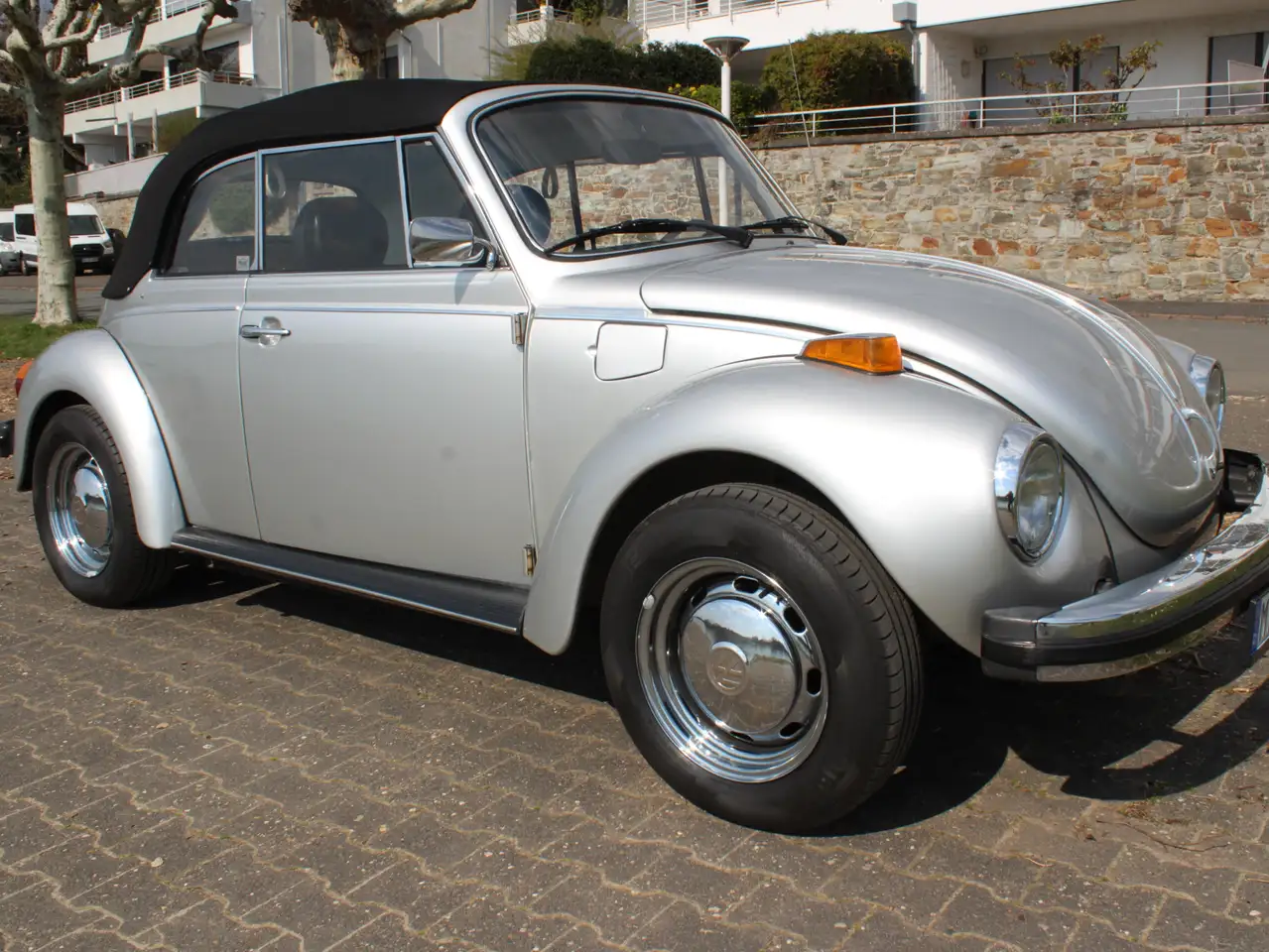 Volkswagen Käfer 1303 Cabrio ungeschweisst 29 Jahre eine Hd, foto 2