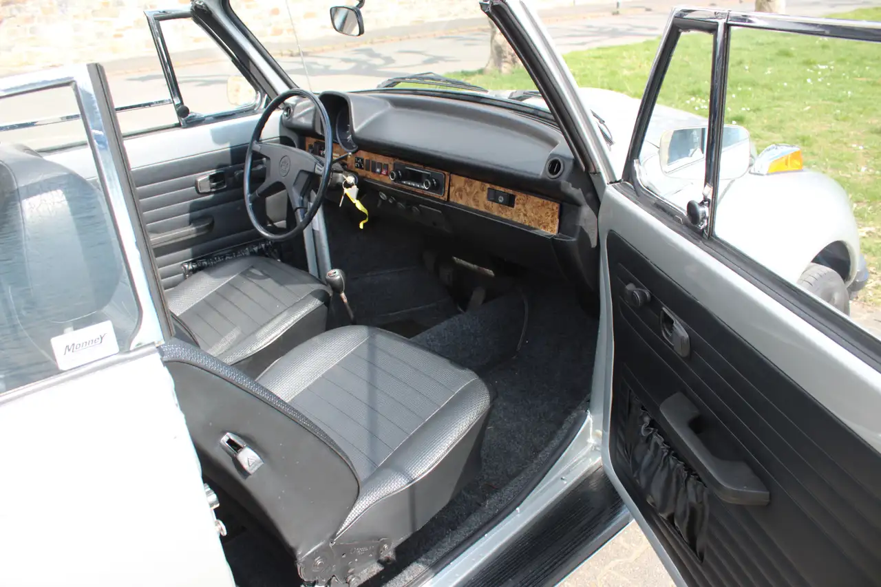 Volkswagen Käfer 1303 Cabrio ungeschweisst 29 Jahre eine Hd, foto 11
