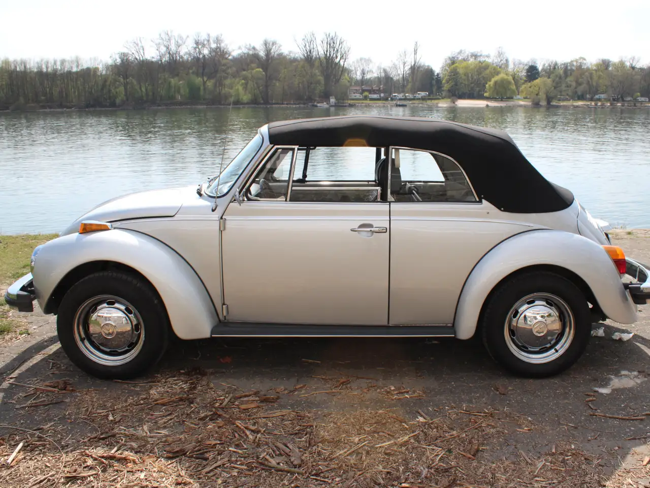 Volkswagen Käfer 1303 Cabrio ungeschweisst 29 Jahre eine Hd, foto 4