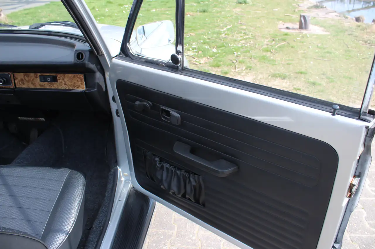 Volkswagen Käfer 1303 Cabrio ungeschweisst 29 Jahre eine Hd, foto 12