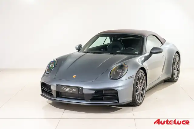 Porsche 911 view 13