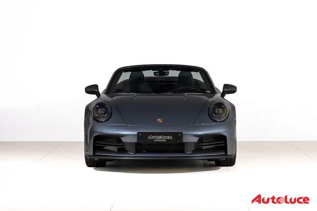 Porsche 911 view 2