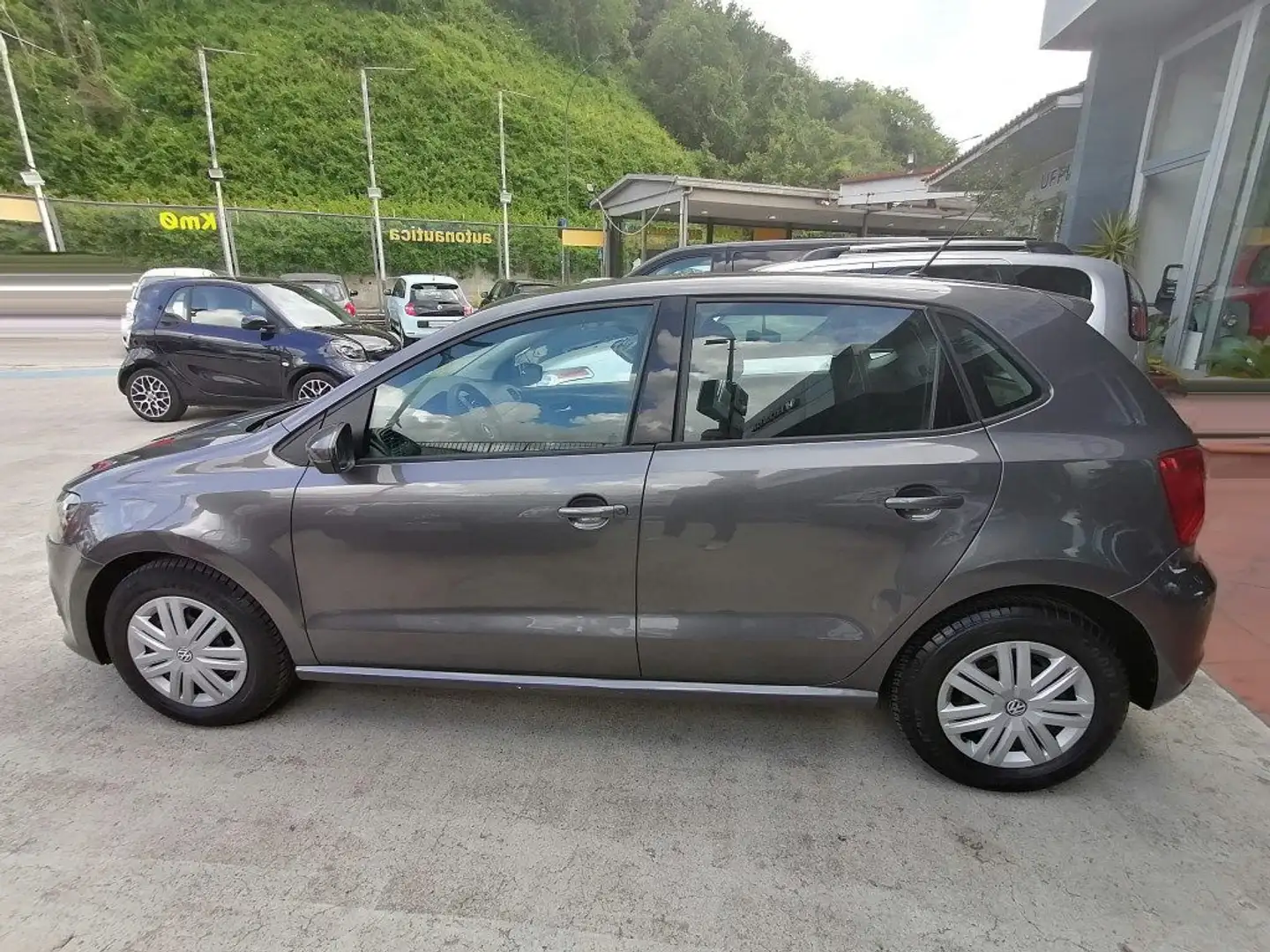 Volkswagen Polo 1.0 MPI 5p. TRENDLINE 60cv Grau - 2