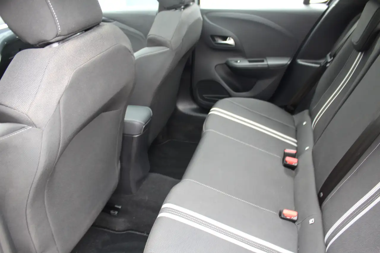 Opel Corsa 1.2-100pk Turbo GS Line. Erg mooie sportieve wagen 32