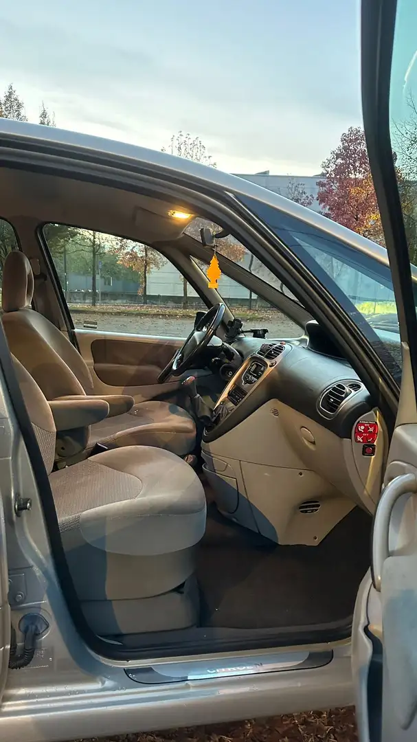Citroen Xsara Picasso 1.6HDI 90cv Beige - 2