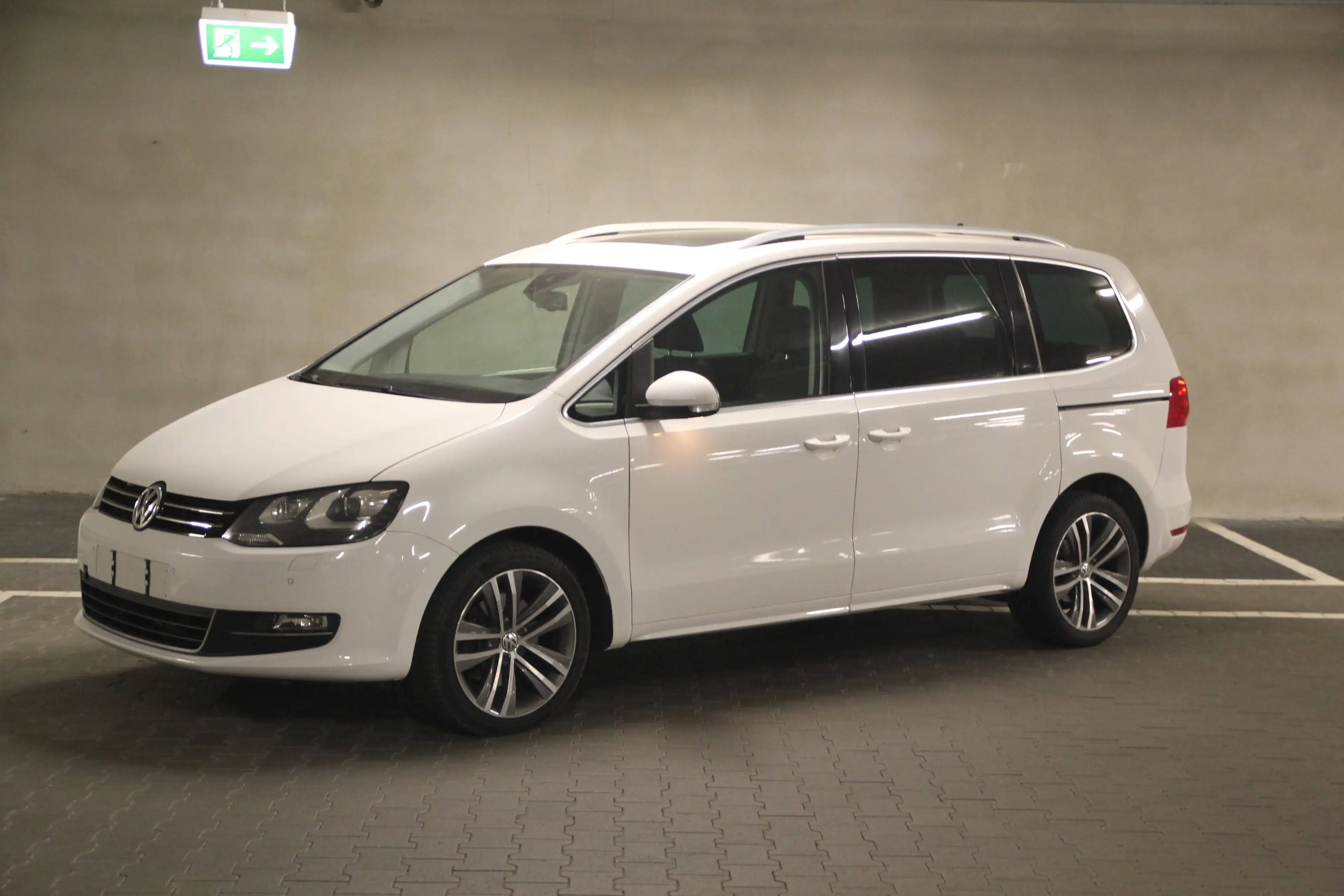 Volkswagen Sharan Highline, DSG, Leder, Pano, 6 Si., und und und