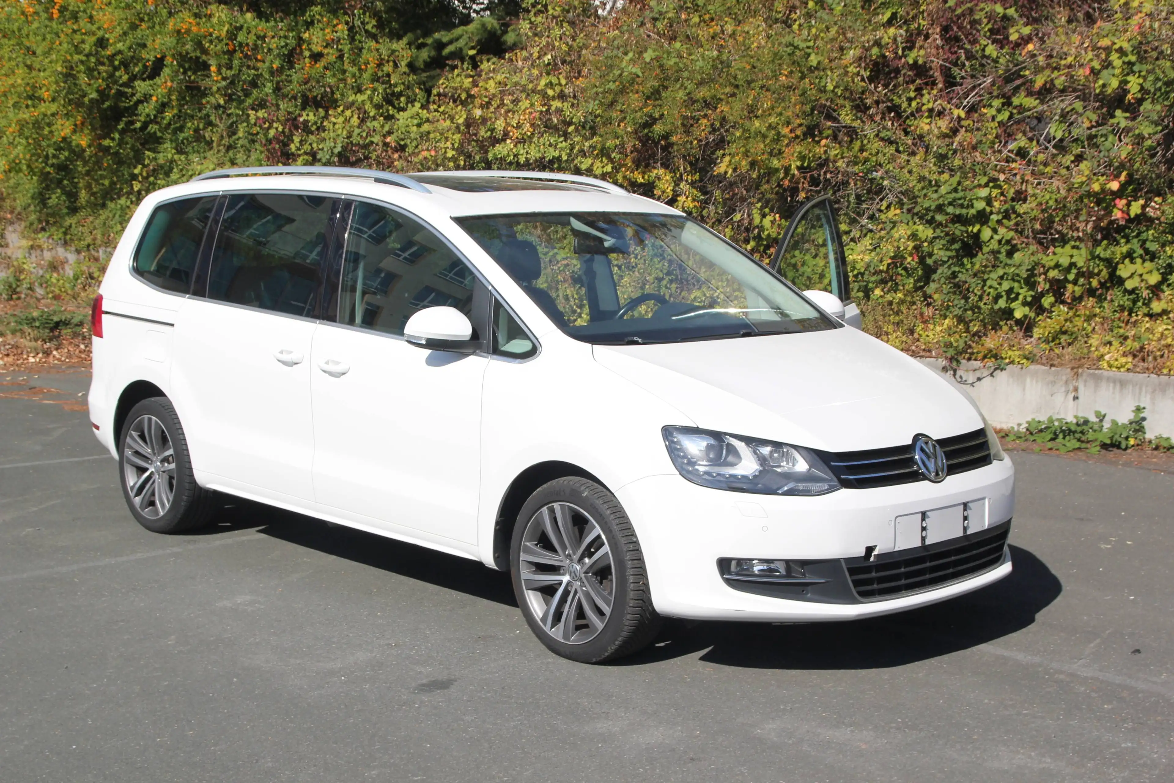 Volkswagen Sharan Highline, DSG, Leder, Pano, 6 Si., und und und — photo 23