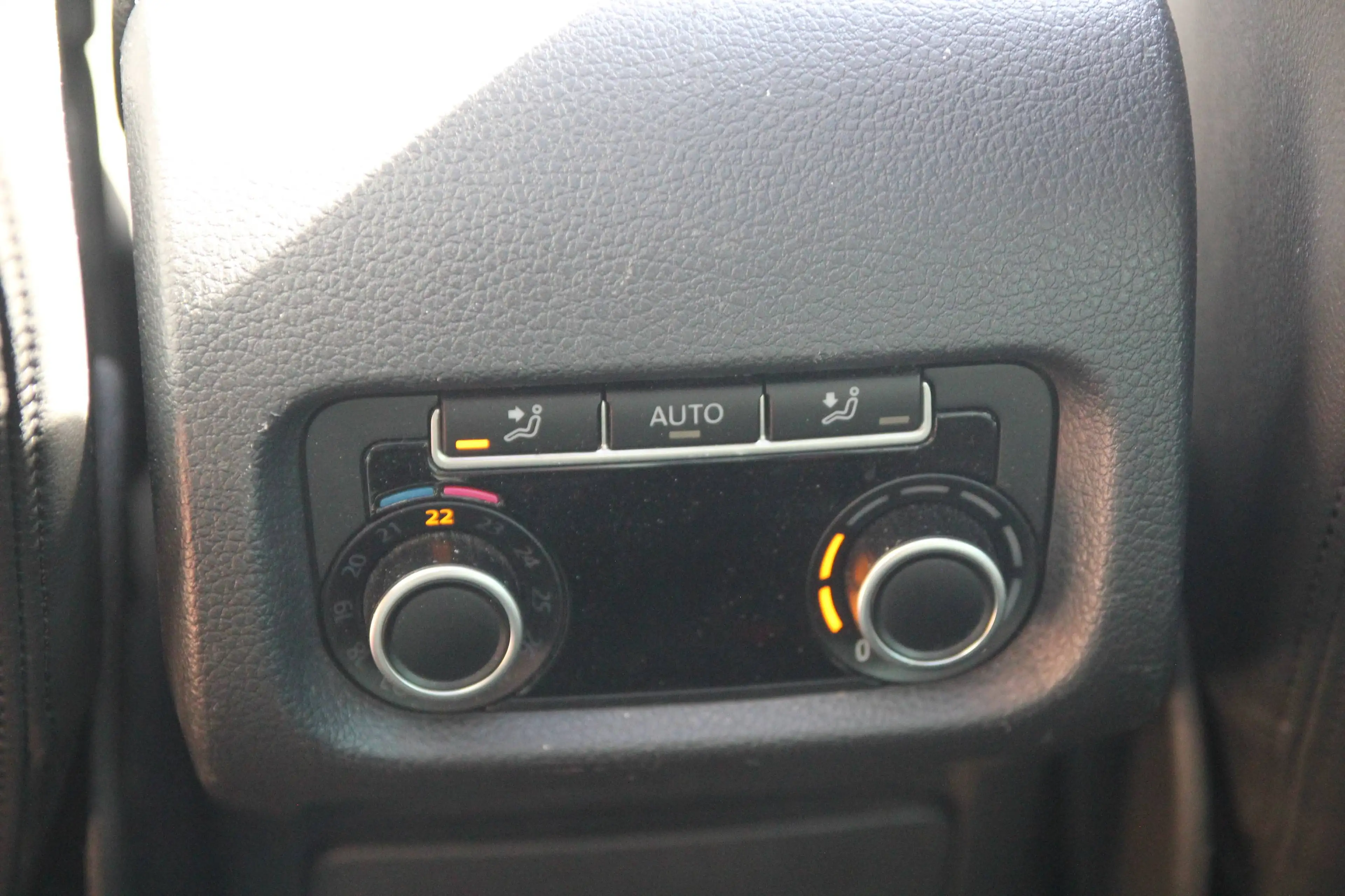 Volkswagen Sharan Highline, DSG, Leder, Pano, 6 Si., und und und — photo 27