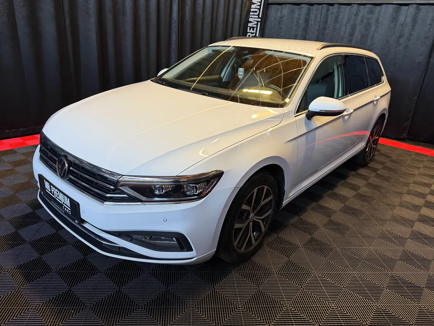 Volkswagen Passat Variant Business *DSG*2l*150-PS*LED*KAMERA* Weiß - 1