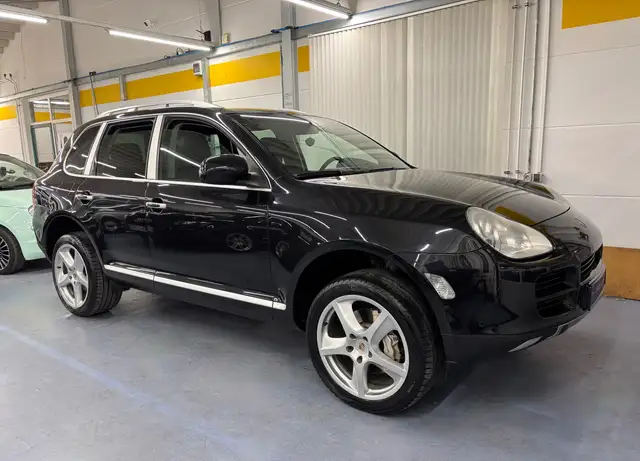 Porsche Cayenne S Tiptronic AHK Bi-Xenon 20" SHD Navi Standhzg.