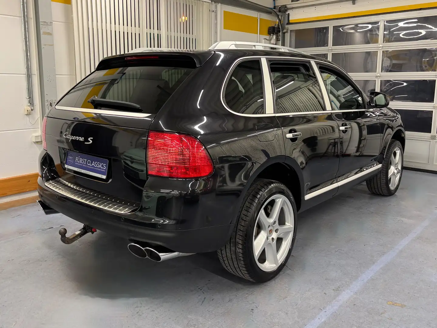 Porsche Cayenne S Tiptronic AHK Bi-Xenon 20" SHD Navi Standhzg. Schwarz - 2