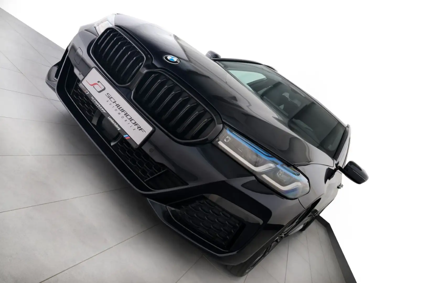 BMW 540 d xDrive Touring M SPORT PRO Komfortsitz 20" Schwarz - 2