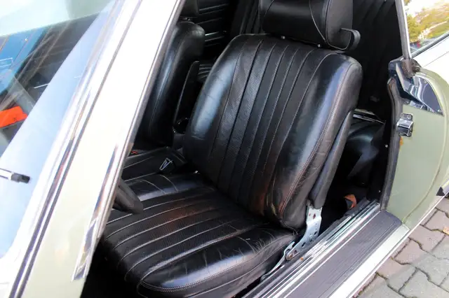 Mercedes-Benz SLC view 12