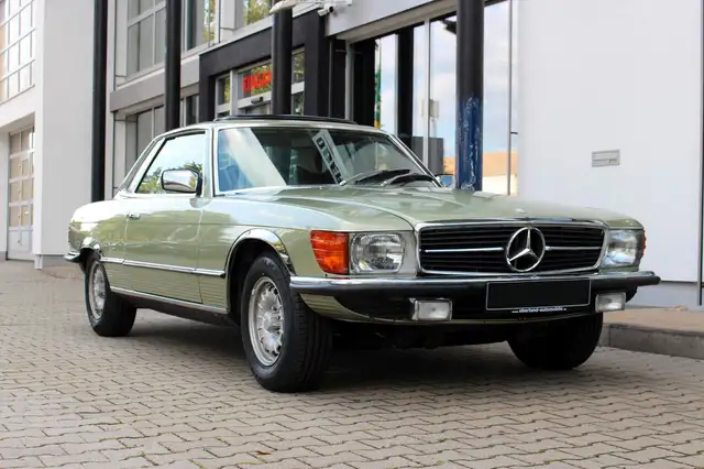 Mercedes-Benz SLC view 3